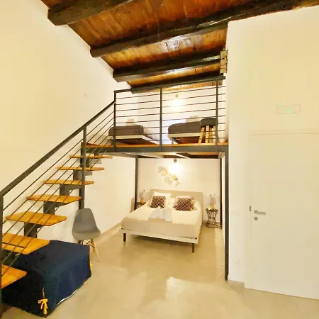 לינה וארוחת בוקר In Centro