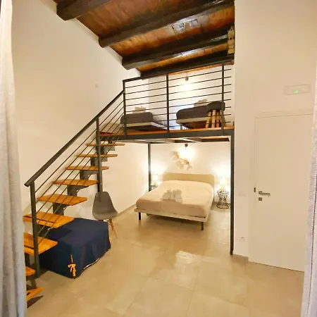 לינה וארוחת בוקר In Centro