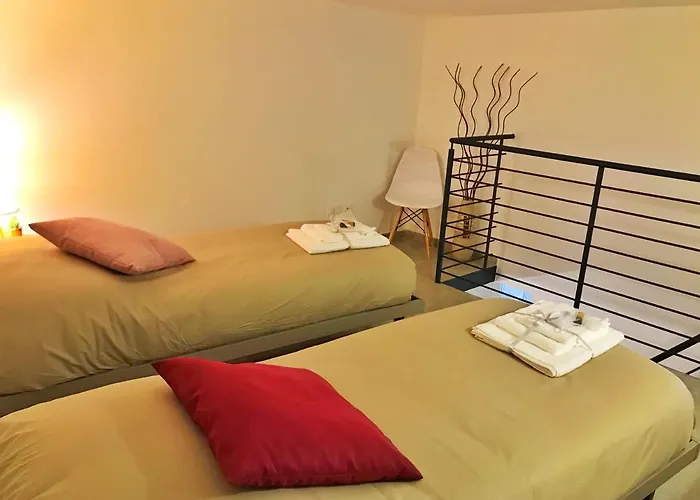 לינה וארוחת בוקר In Centro 3*