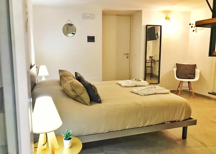 לינה וארוחת בוקר In Centro סלרנו