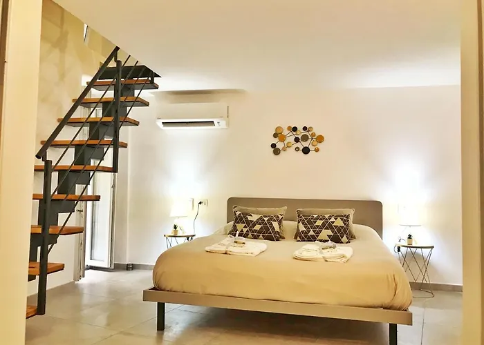 לינה וארוחת בוקר In Centro 3*