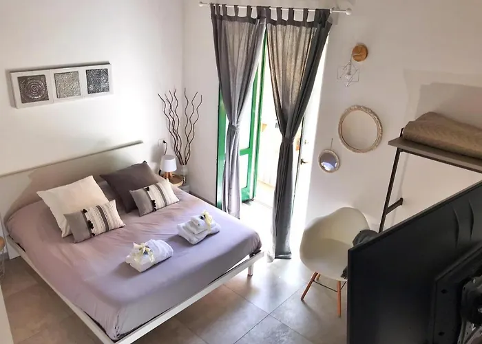 לינה וארוחת בוקר In Centro סלרנו