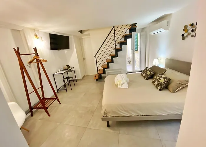 In Centro לינה וארוחת בוקר סלרנו