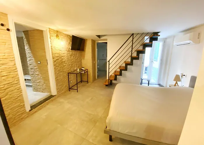 לינה וארוחת בוקר In Centro סלרנו