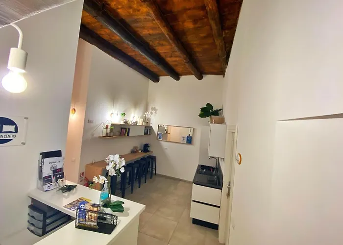 לינה וארוחת בוקר In Centro 3*