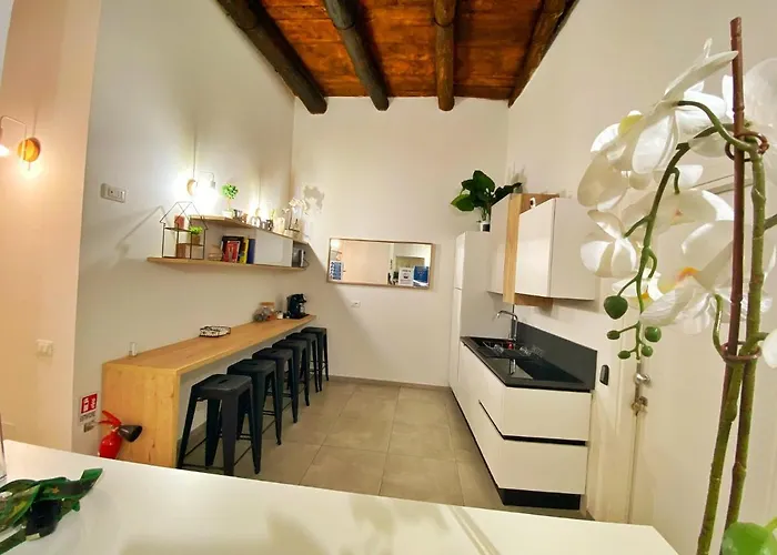 לינה וארוחת בוקר In Centro 3*