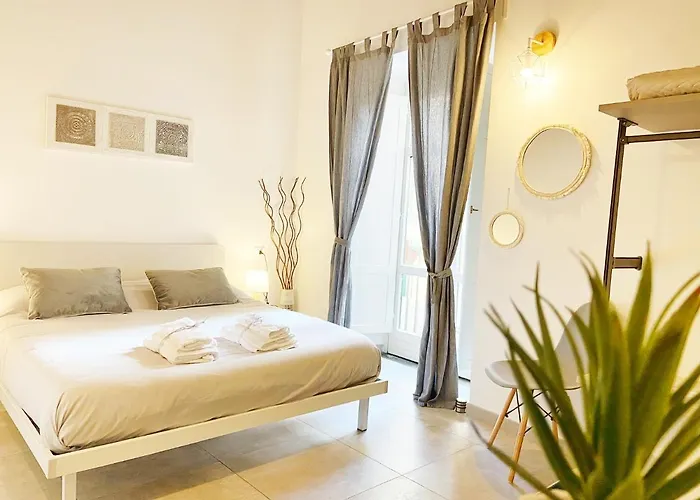 לינה וארוחת בוקר In Centro סלרנו