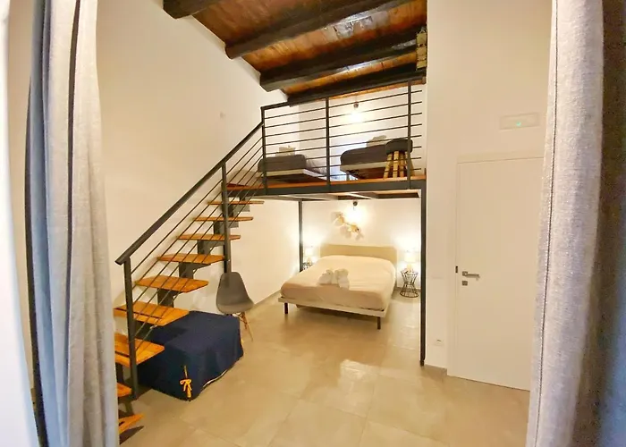 לינה וארוחת בוקר In Centro